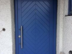 Holz-Haustür in blau 